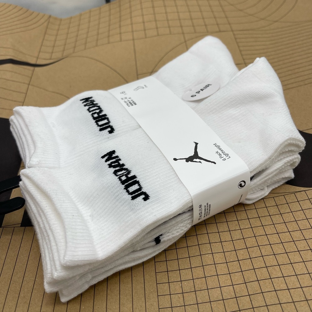 Jordan White Athletic Crew Socks JORDAN JUMPMAN CREW Socks 
6PK